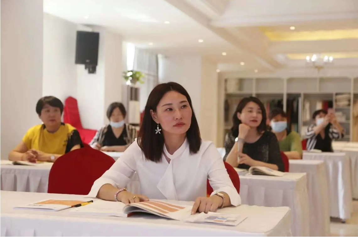 北京育兒嫂帶寶寶的重要性?。ㄌ暨x北京育兒嫂帶寶寶有什么好處？）