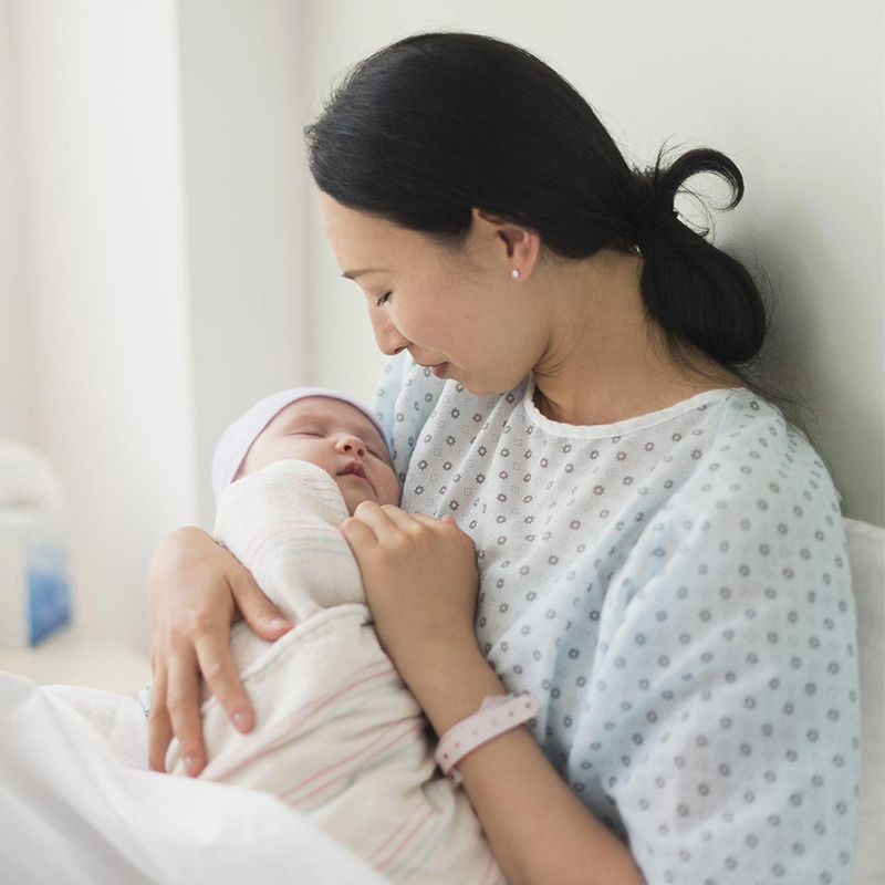 關(guān)于大班育兒嫂怎么帶孩子(育兒嫂細(xì)心呵護(hù)寶寶指南)