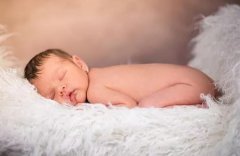 秋季寶寶皮膚干燥的解決辦法